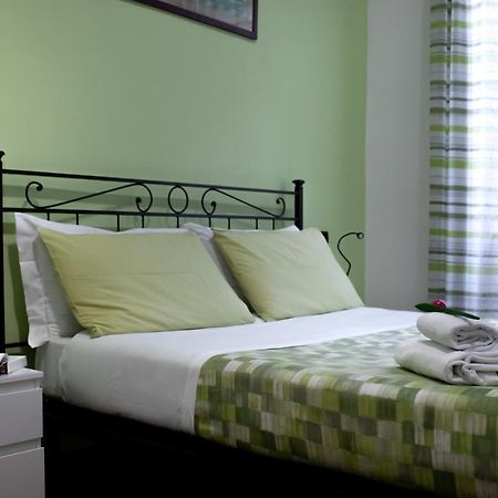 Pomodoro Ac Bed & Breakfast Napoli Bagian luar foto