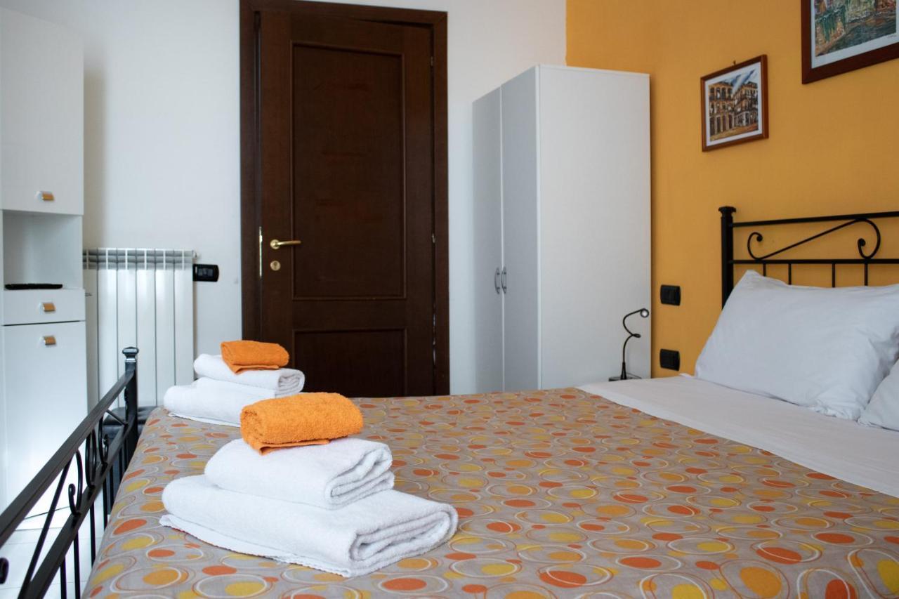 Pomodoro Ac Bed & Breakfast Napoli Bagian luar foto