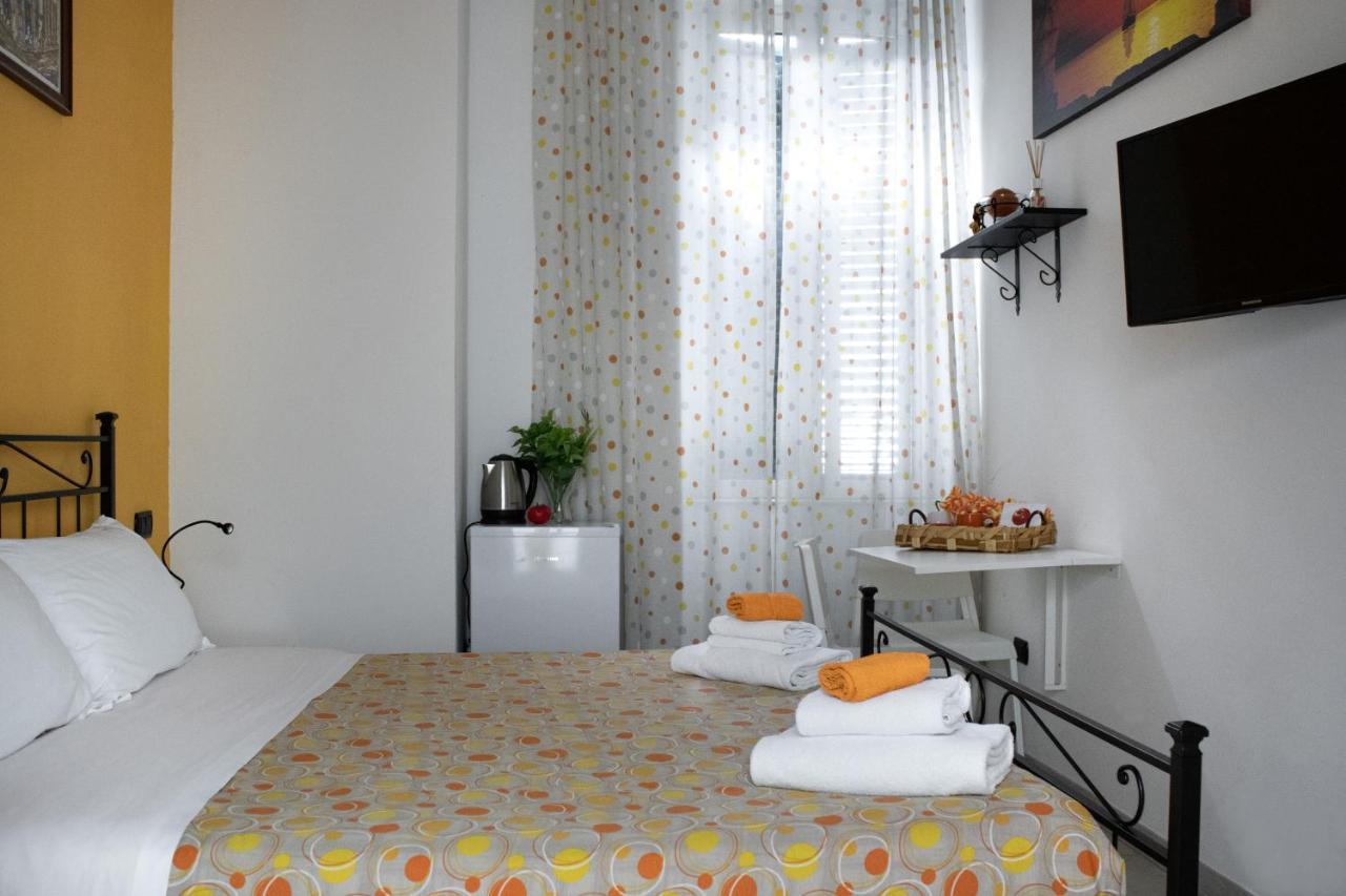 Pomodoro Ac Bed & Breakfast Napoli Bagian luar foto