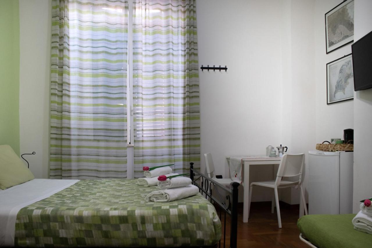 Pomodoro Ac Bed & Breakfast Napoli Bagian luar foto